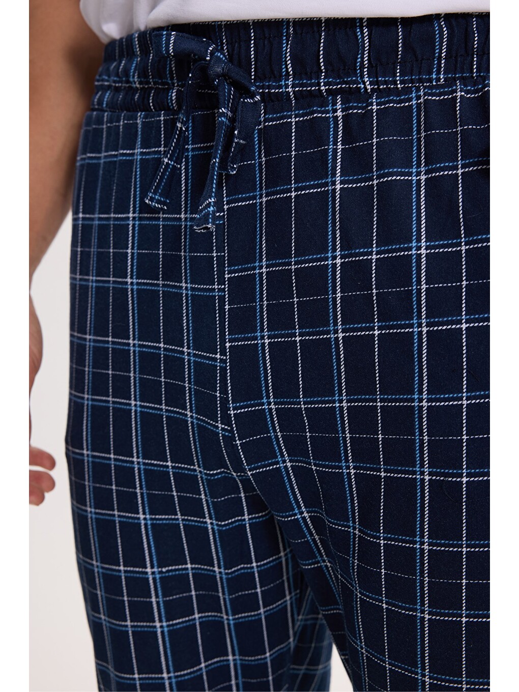 Erkek Standart Fit Normal Kesim Pamuklu Kareli Beli Bağcıklı Cepli Lacivert Pijama Altı-4