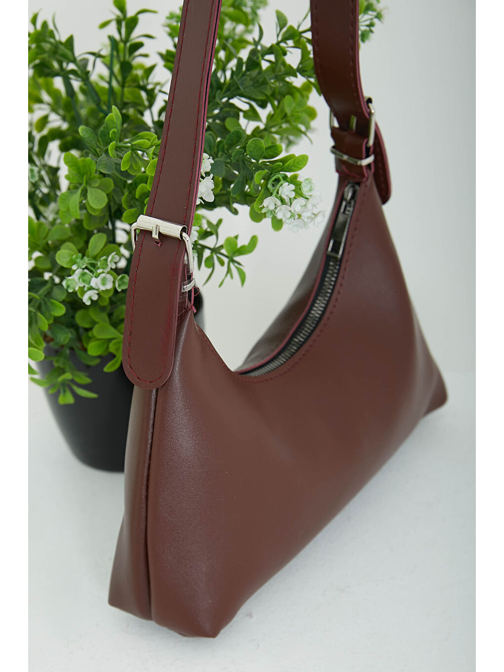 Kadın Bordo Kadın Baget Model Toka Detaylı El ve Omuz Çantası - 26820-2