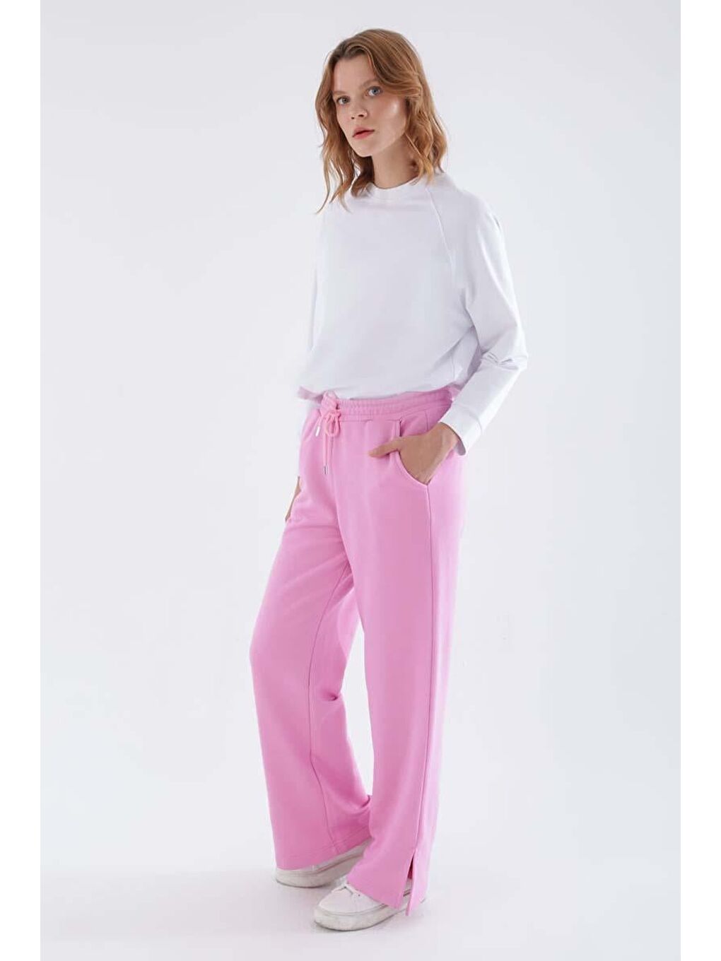 Pembe-Paçası Yırtmaçlı Eşofman Altı