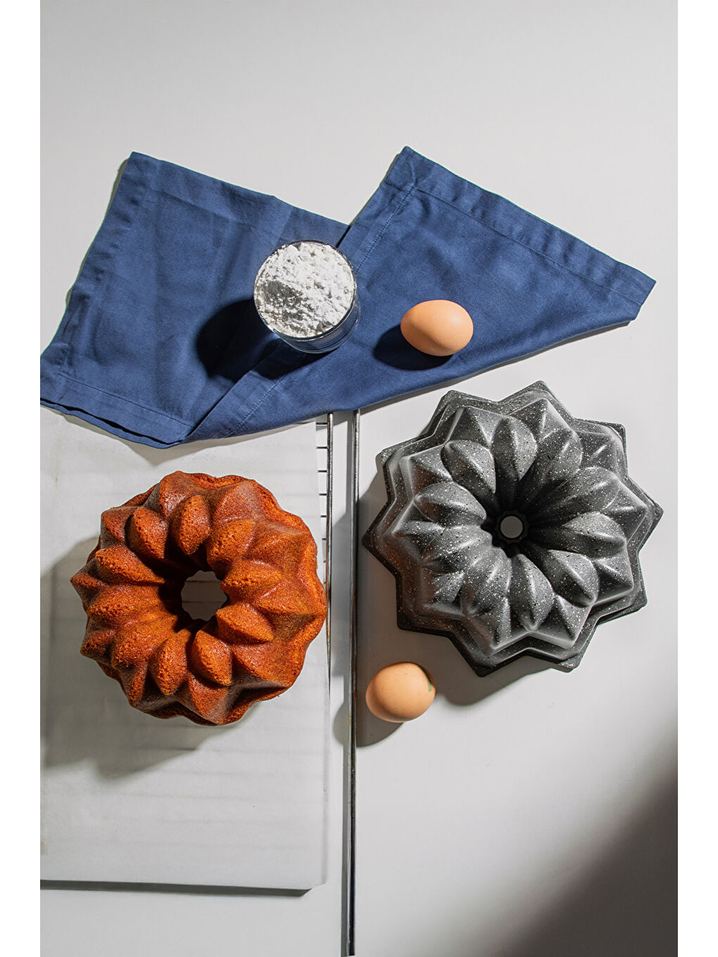 Steve Gri Döküm Kek Kalıbı 24.5 Cm-1