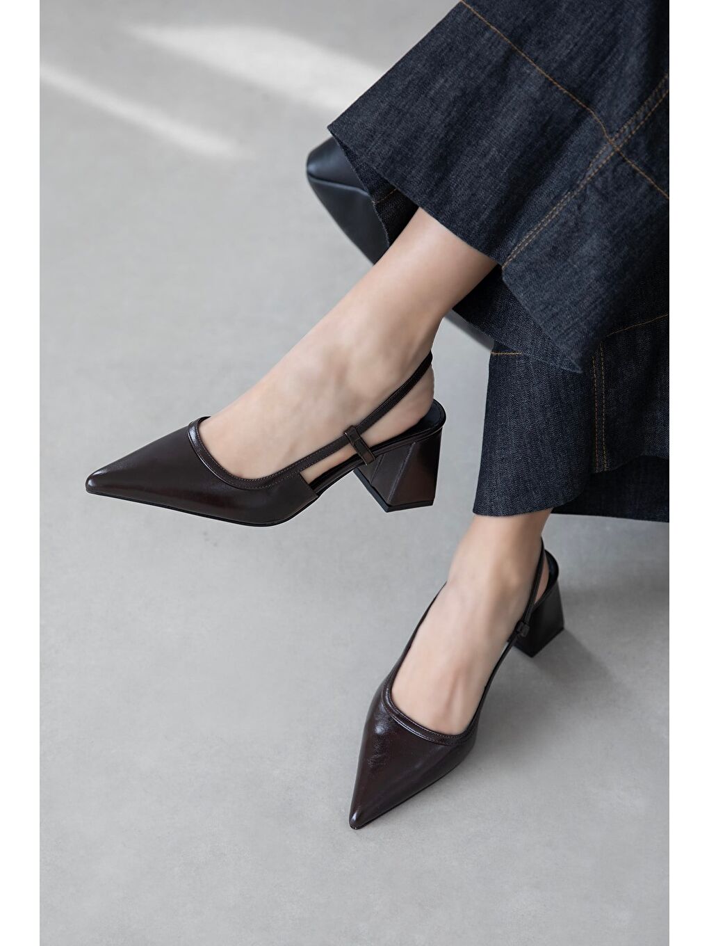 Kahverengi Karla Kadın Topuklu Kırışık Deri Ayakkabı Kahve-2