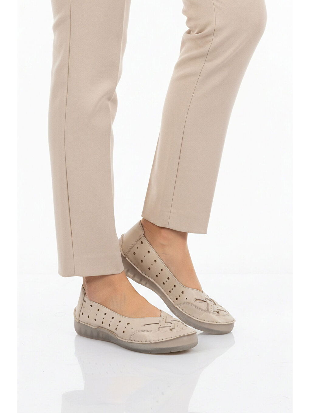 Premium Bej Hakiki Deri Anatomik Kadın Casual Ayakkabı 44401 Z