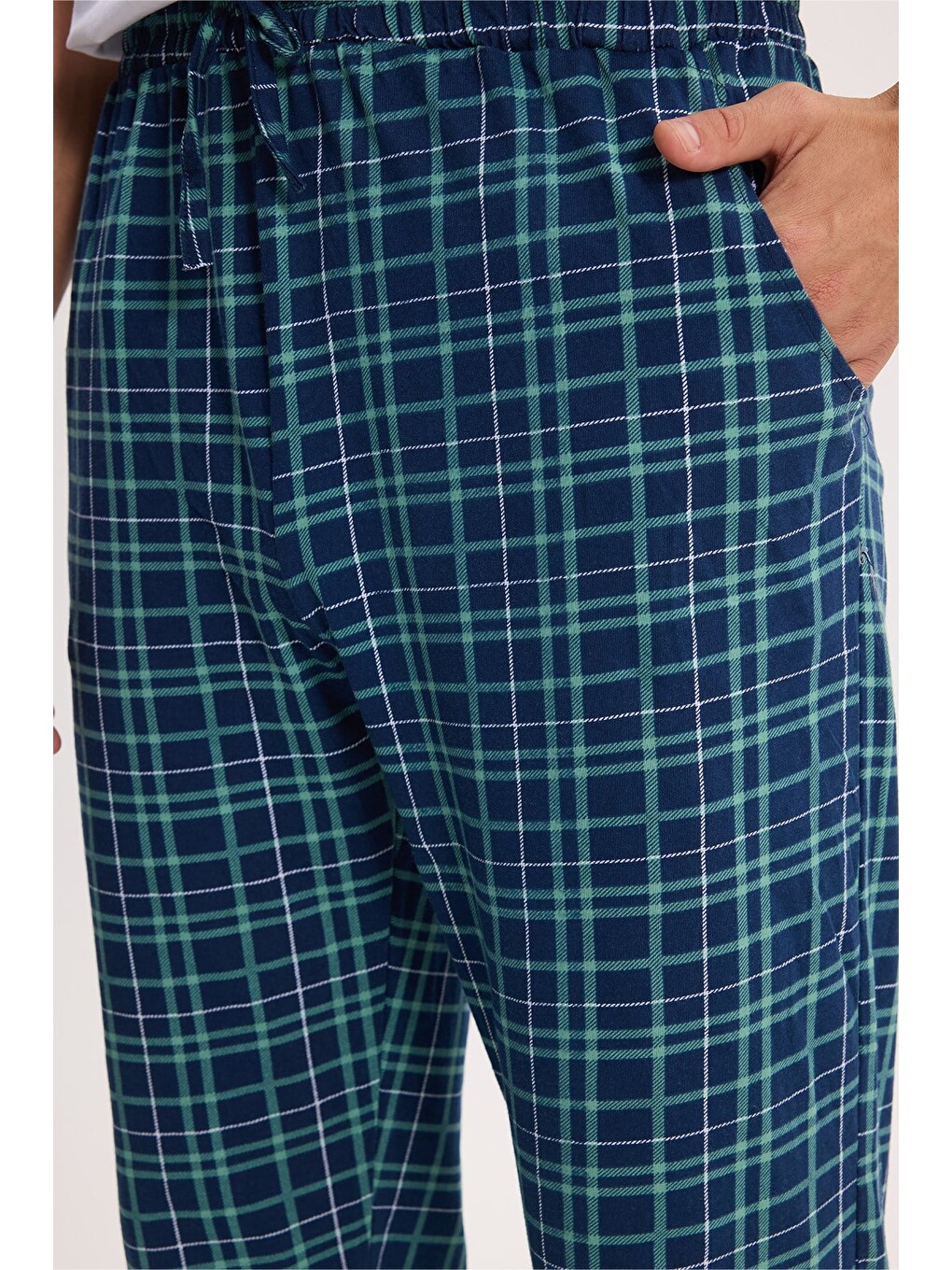 Erkek Standart Fit Normal Kesim Pamuklu Kareli Beli Bağcıklı Cepli Lacivert Pijama Altı-2