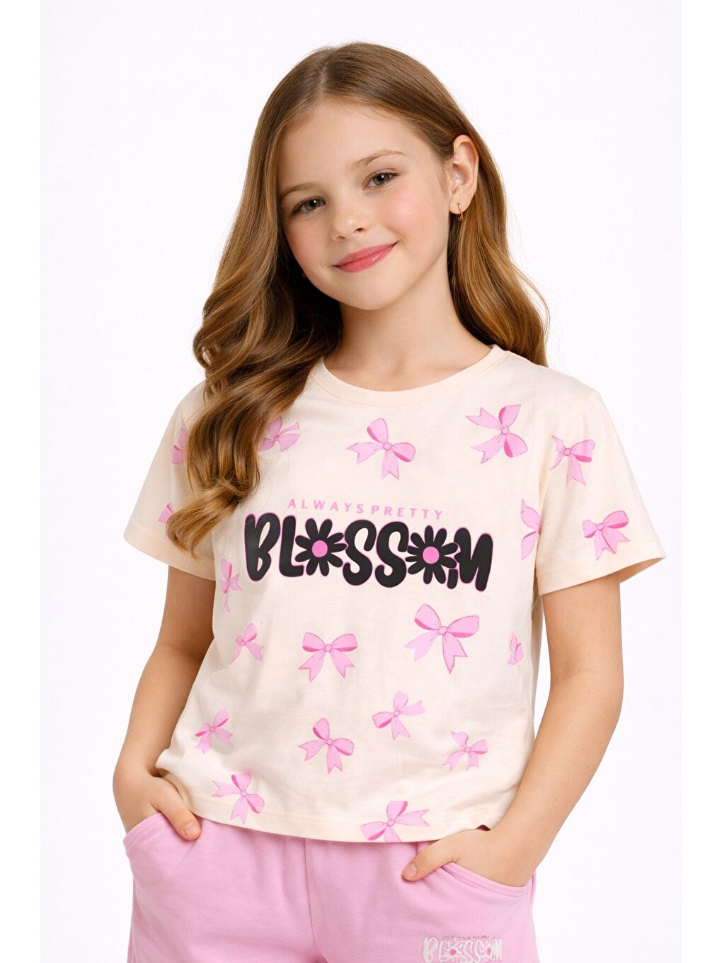 Pembe Pudra Fiyonk Desenli Bisiklet Yaka Tişörtlü Kız Çocuk Şortlu Takım 23901-2