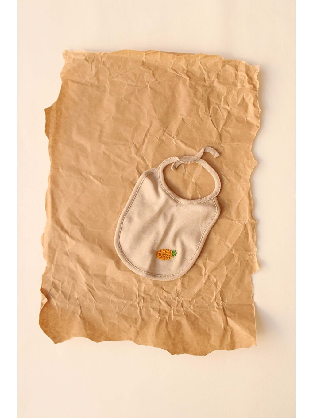 Ananas Nakışlı Biyeli Bebek Önlüğü 0-3 Ay-1