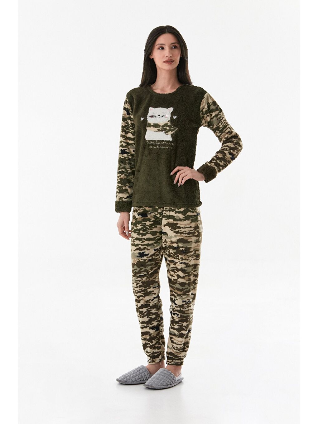Yeşil Kedi Nakışlı Kamuflaj Polar Pijama Takımı-2
