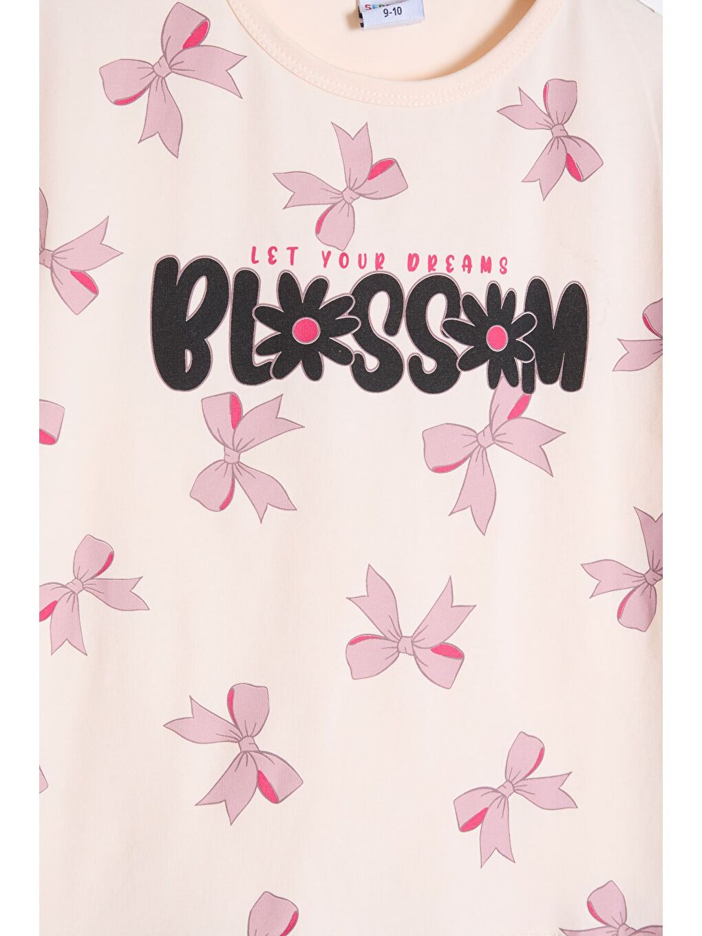 Pembe Gül Kurusu Fiyonk Desenli Bisiklet Yaka Tişörtlü Kız Çocuk Şortlu Takım 23884-2