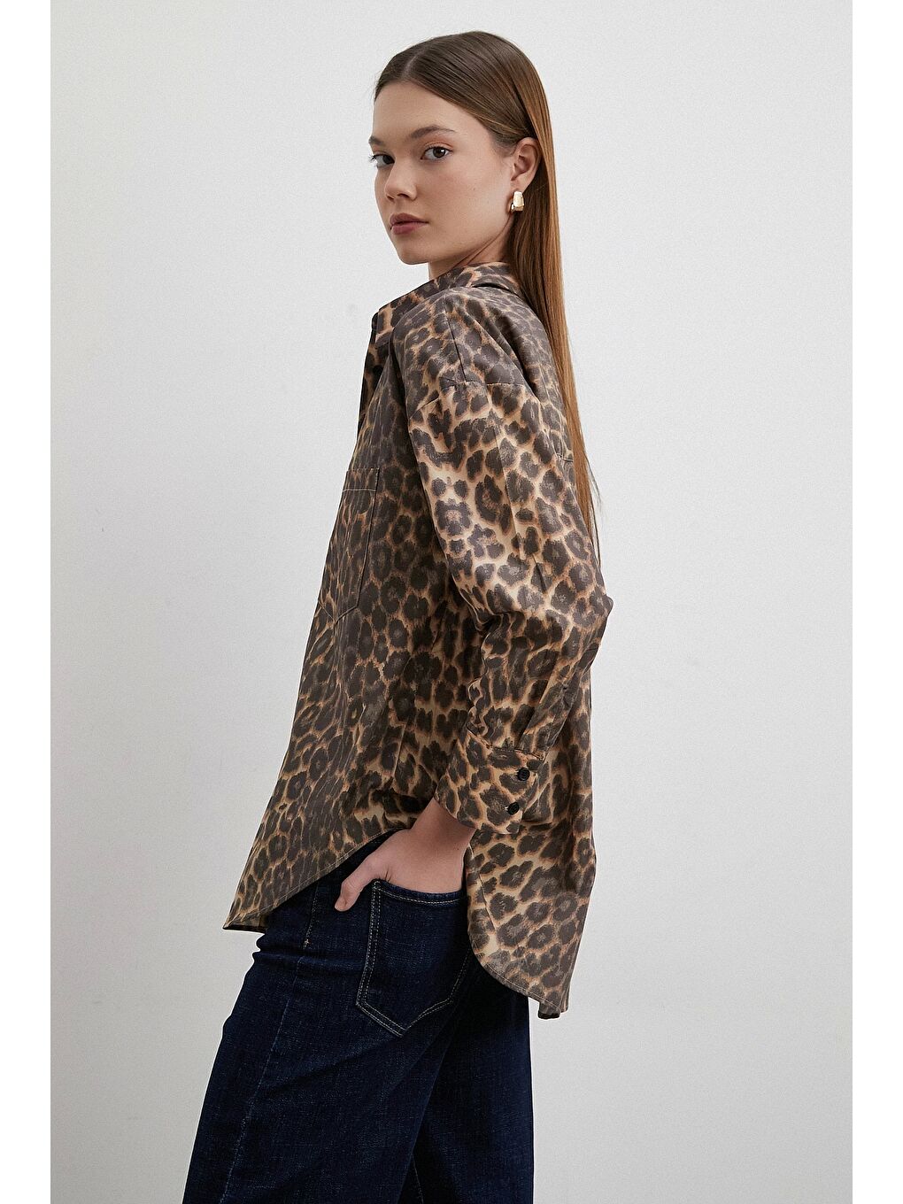 Karışık Leopar Desenli V Yaka Gömlek Kahve-2