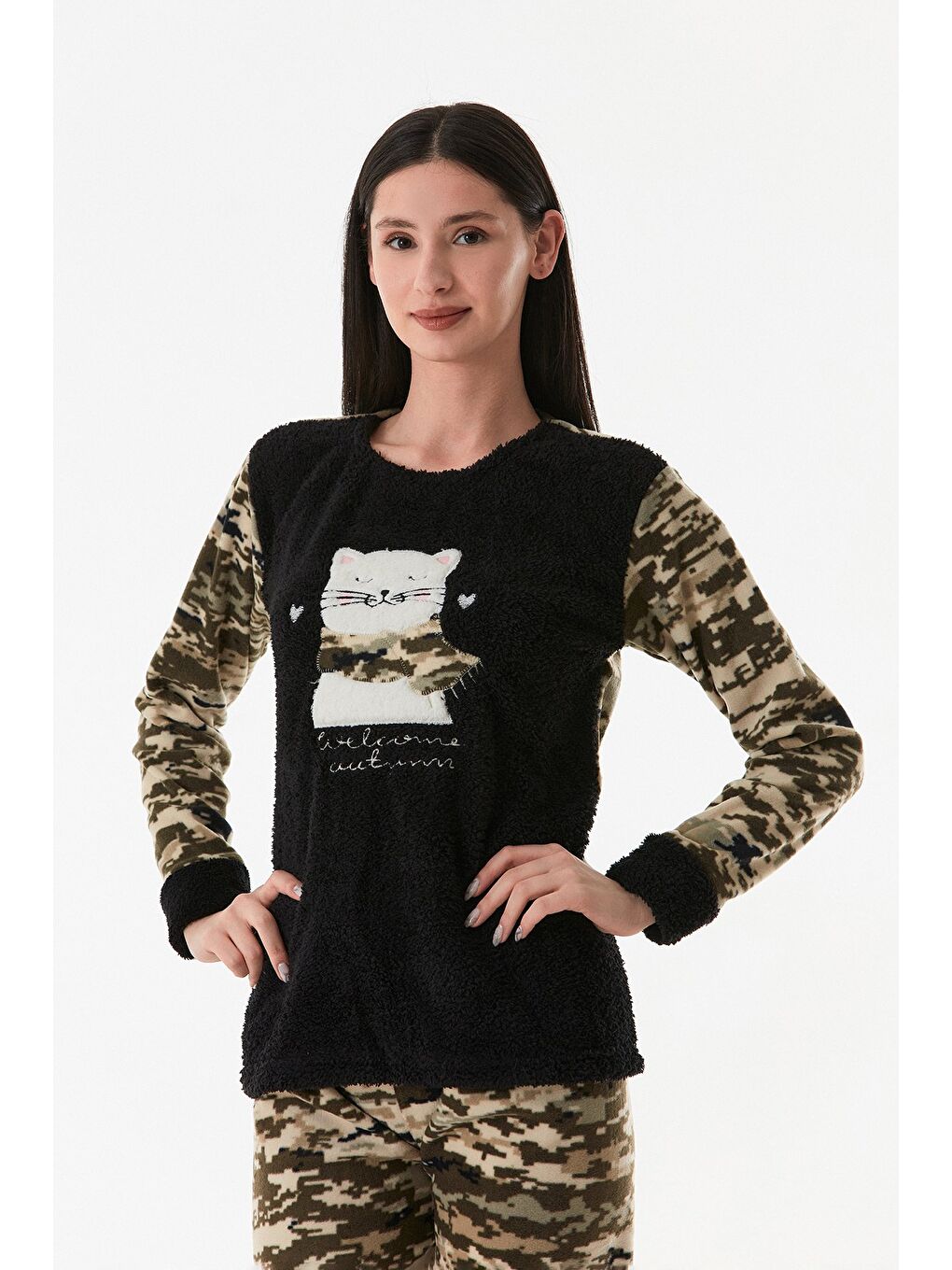 Siyah Kedi Nakışlı Kamuflaj Polar Pijama Takımı-1