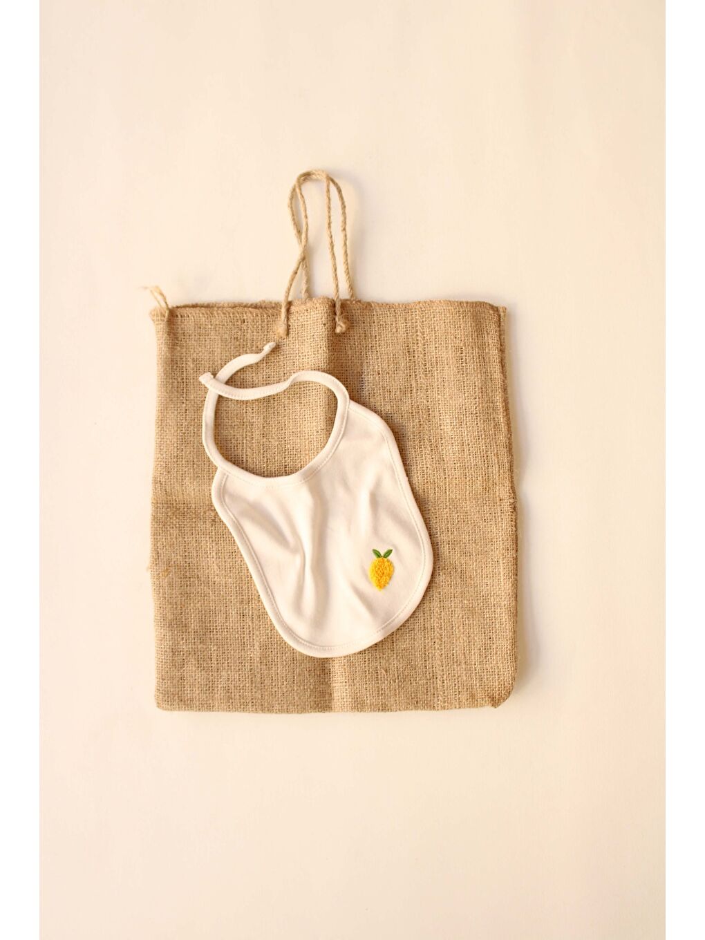 Limon Nakışlı Biyeli Bebek Önlüğü 0-3 Ay-1