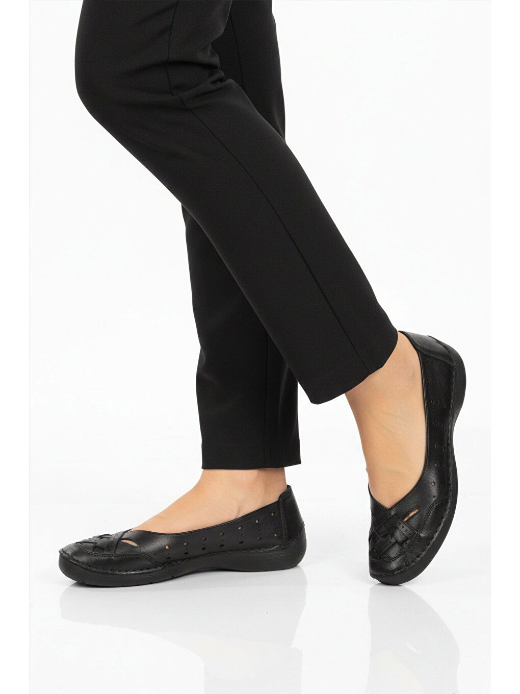 Premium Siyah Hakiki Deri Anatomik Kadın Casual Ayakkabı 44401 Z