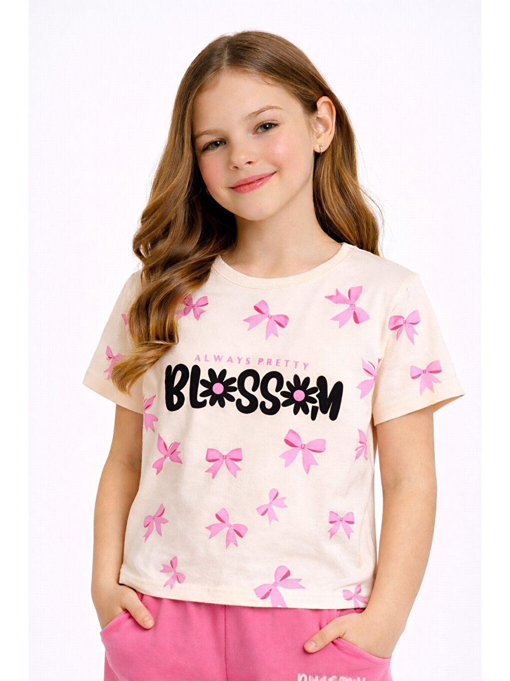 Pembe Fiyonk Desenli Bisiklet Yaka Tişörtlü Kız Çocuk Şortlu Takım 23882-2