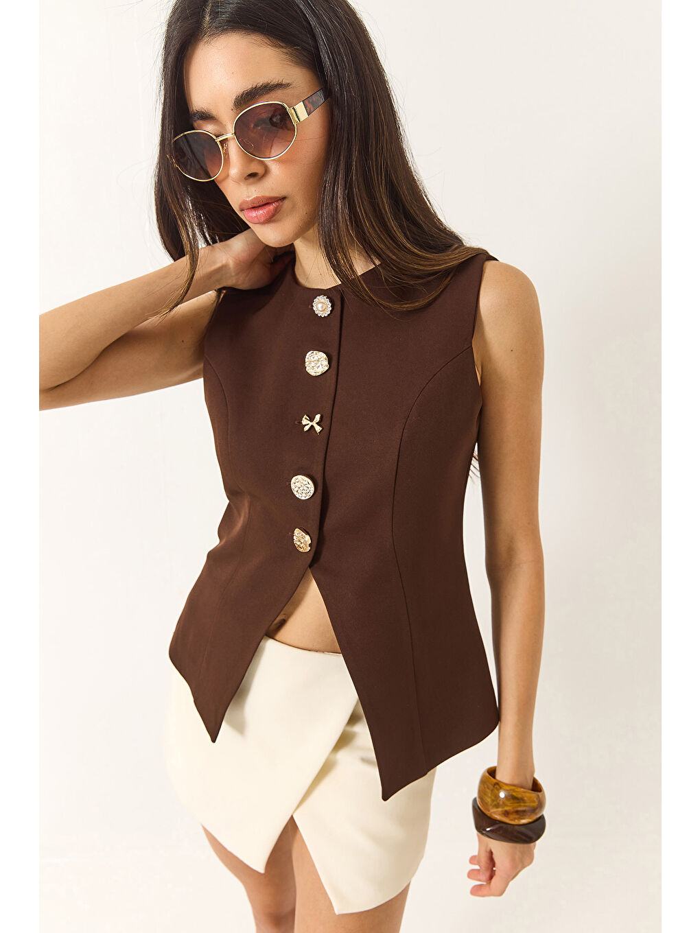 Kahverengi Kadın Regular Bisilet Yaka Gold Düğme Detaylı Astarlı Dokuma Yelek-2