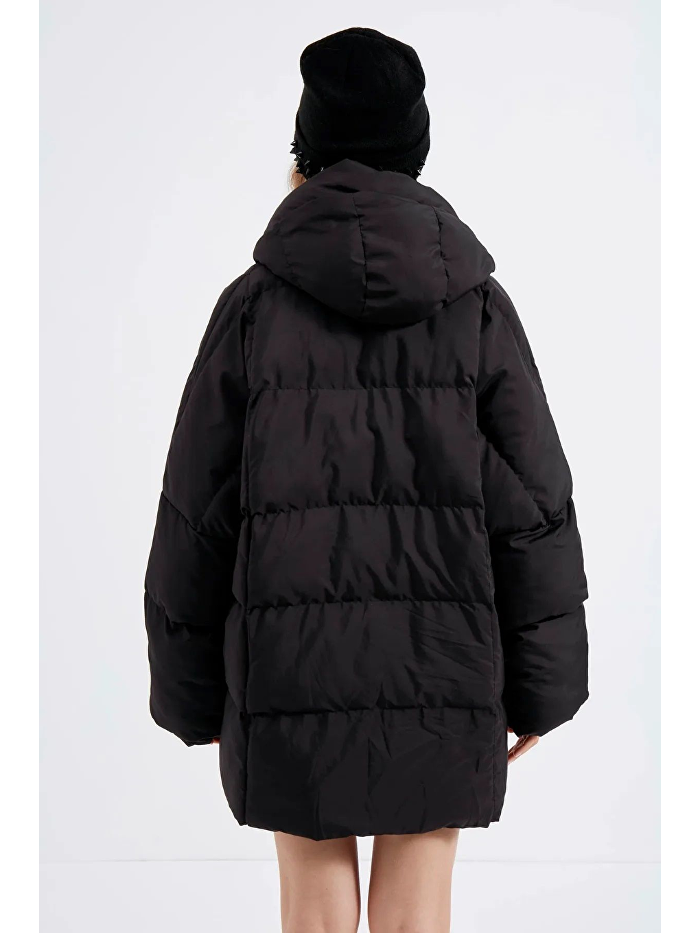 Kadın Siyah Kapüşonlu Şişme Yarasa Mont-1