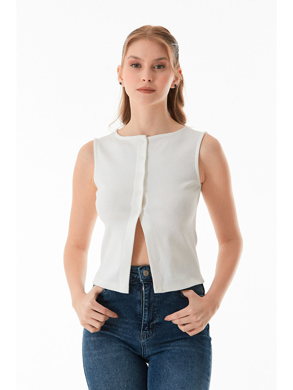 Ekru Düğmeli Geniş Yaka Bluz