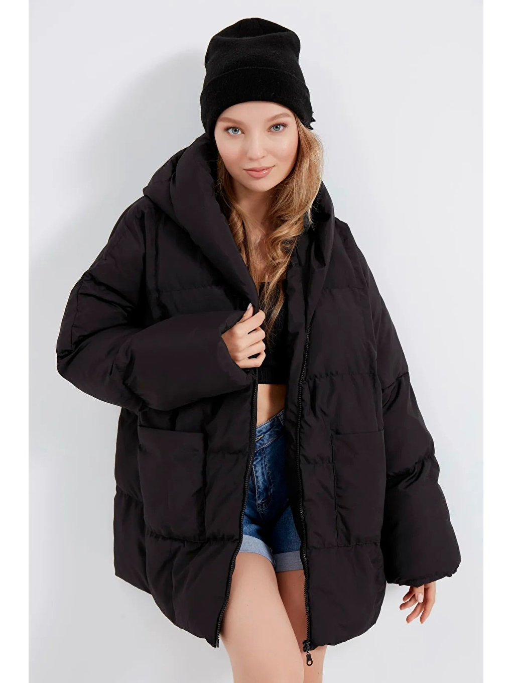 Kadın Siyah Kapüşonlu Şişme Yarasa Mont-4
