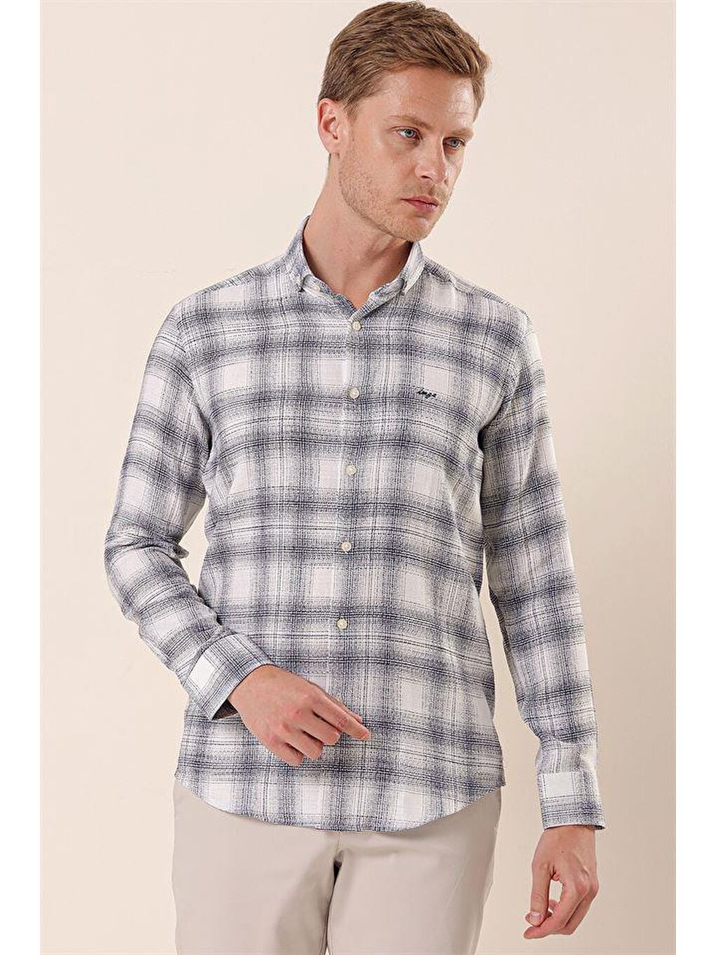 Koyu Lacivert Uzun Kollu Kareli Cepsiz %100 Pamuk Klasik Slim Fit Dar Kesim Gömlek 1004230176