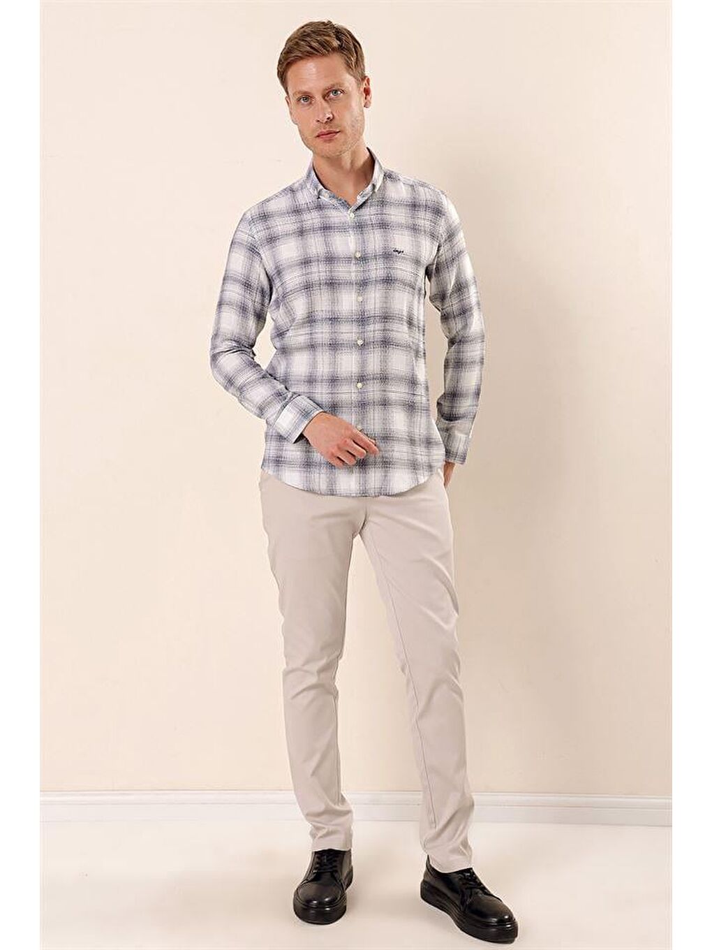 Koyu Lacivert Uzun Kollu Kareli Cepsiz %100 Pamuk Klasik Slim Fit Dar Kesim Gömlek 1004230176-1