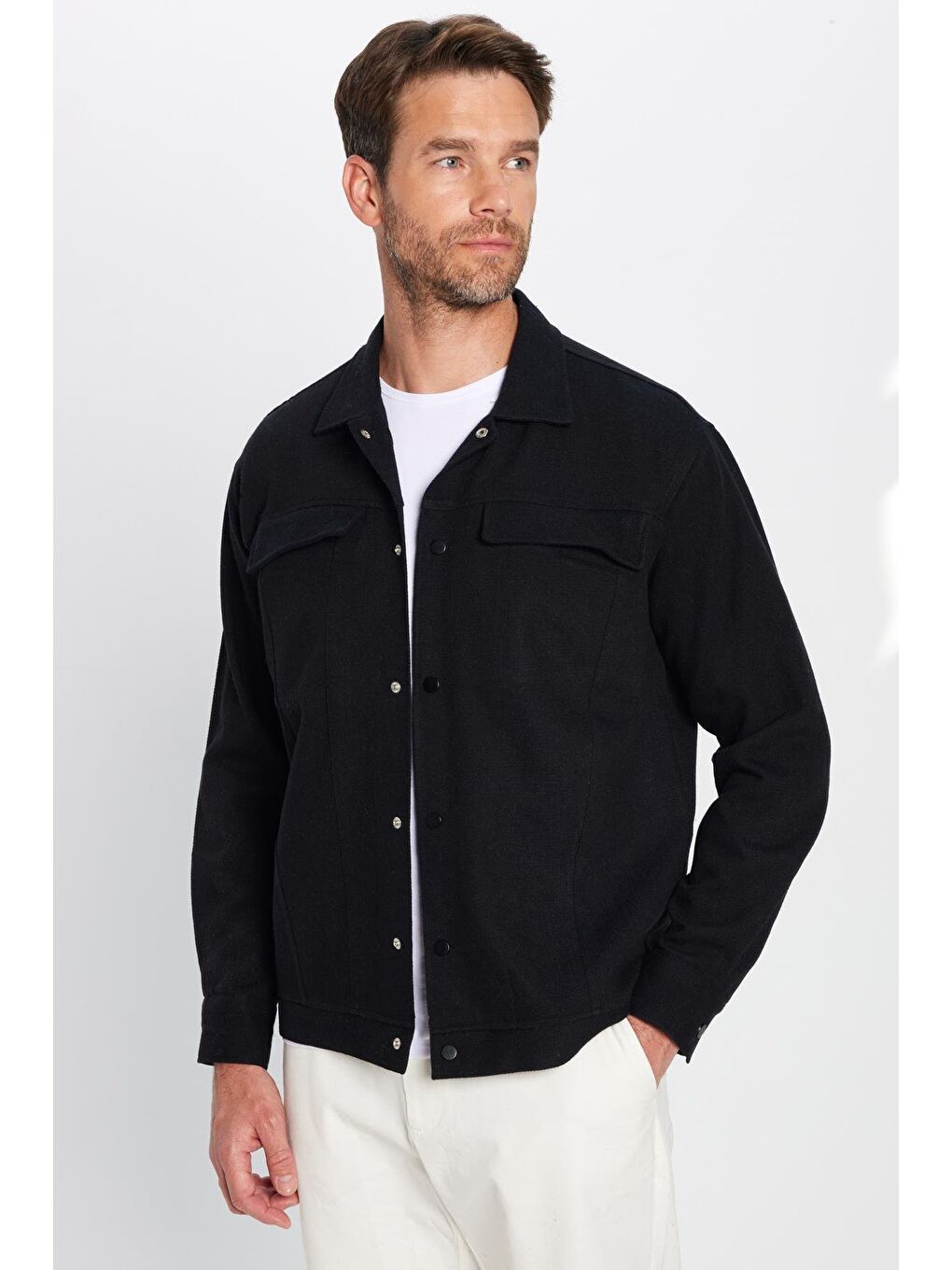 Erkek Relax Fit Rahat Kesim Oduncu Apaş Yaka Çift Cep Kapaklı Düz Siyah Kışlık Gömlek-2