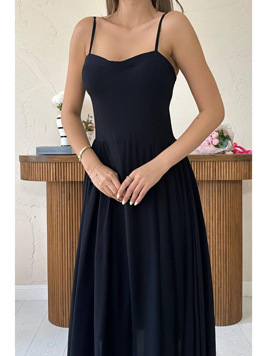 Siyah Göğüs Kuplu Uzun Büzgülü Elbise-3