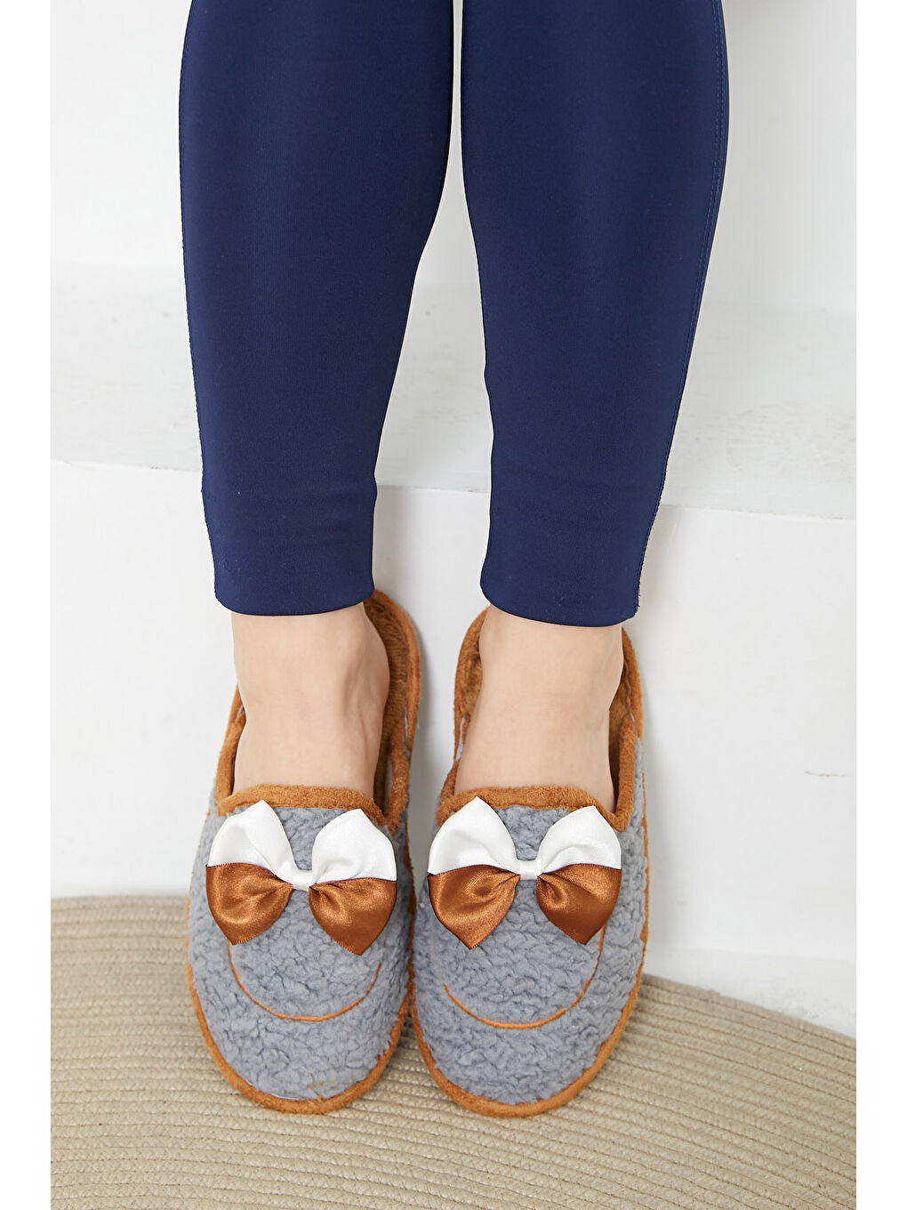 Kadın Gri Fiyonklu Pelüş Terlik   26681