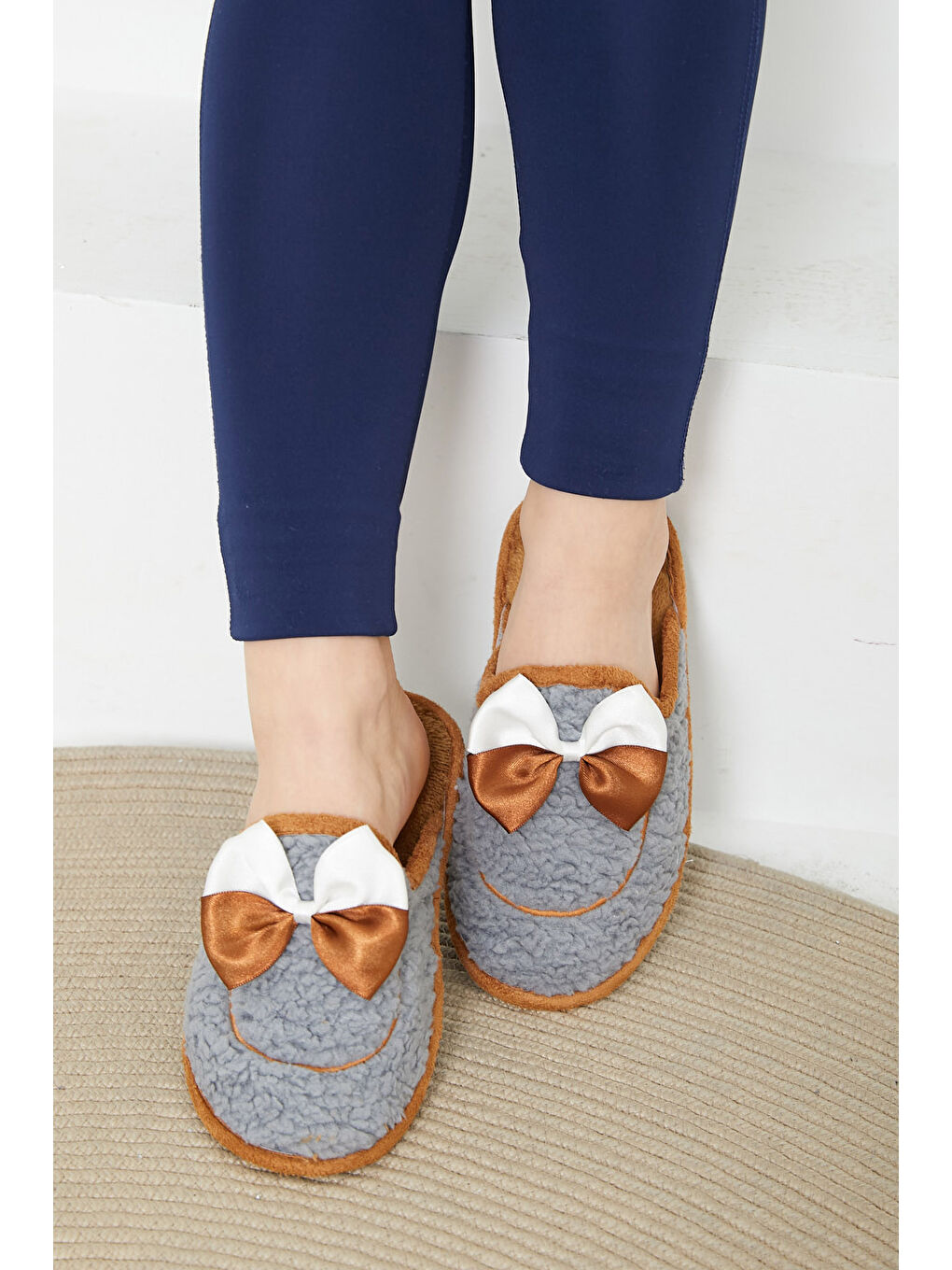 Kadın Gri Fiyonklu Pelüş Terlik   26681-2