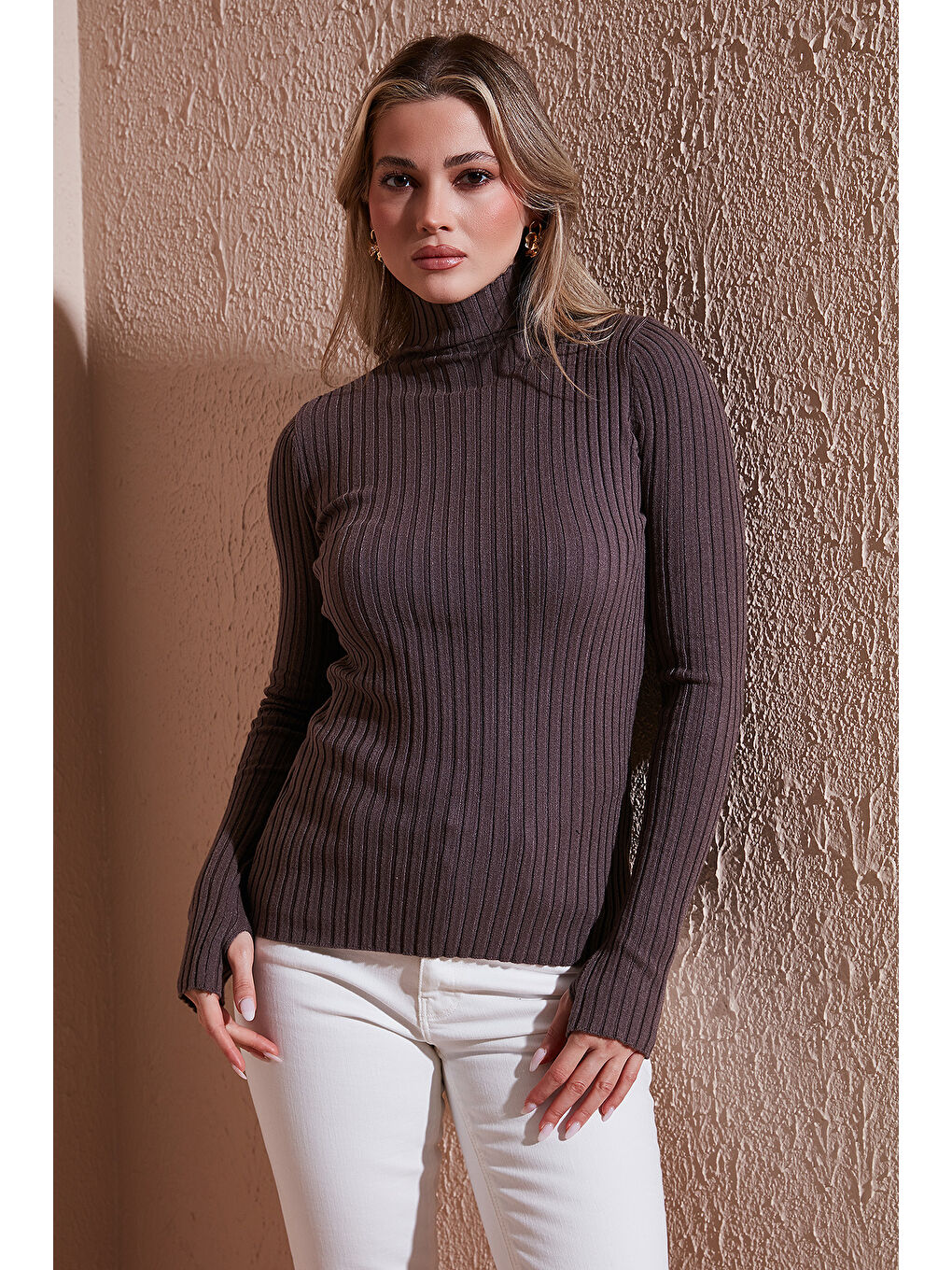 Kahverengi Regular Fit Balıkçı Yaka Kadın Body 25K0363K1-3