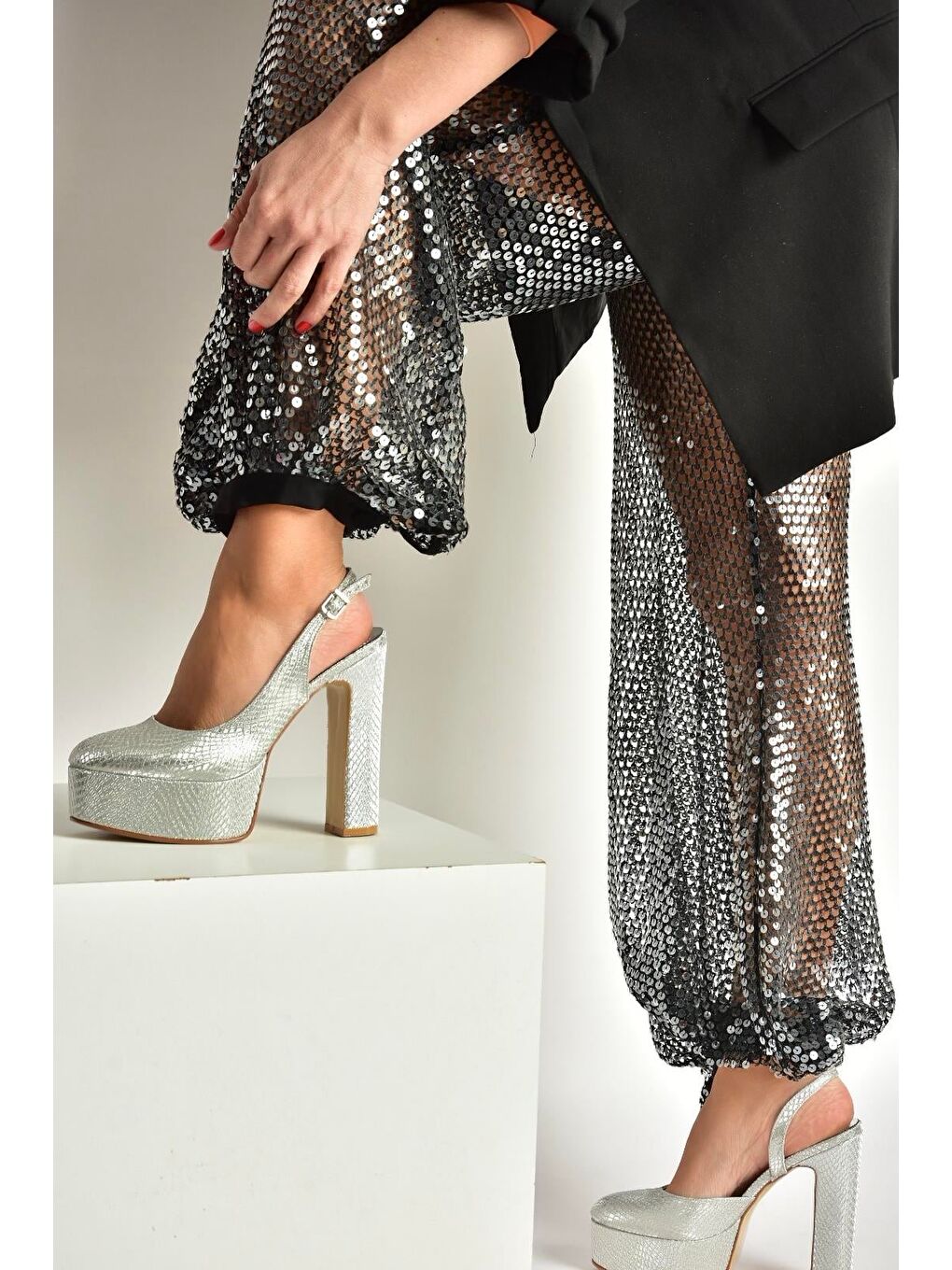 Gri Gümüş Kadın Topuklu Ayakkabı Y246195107-3