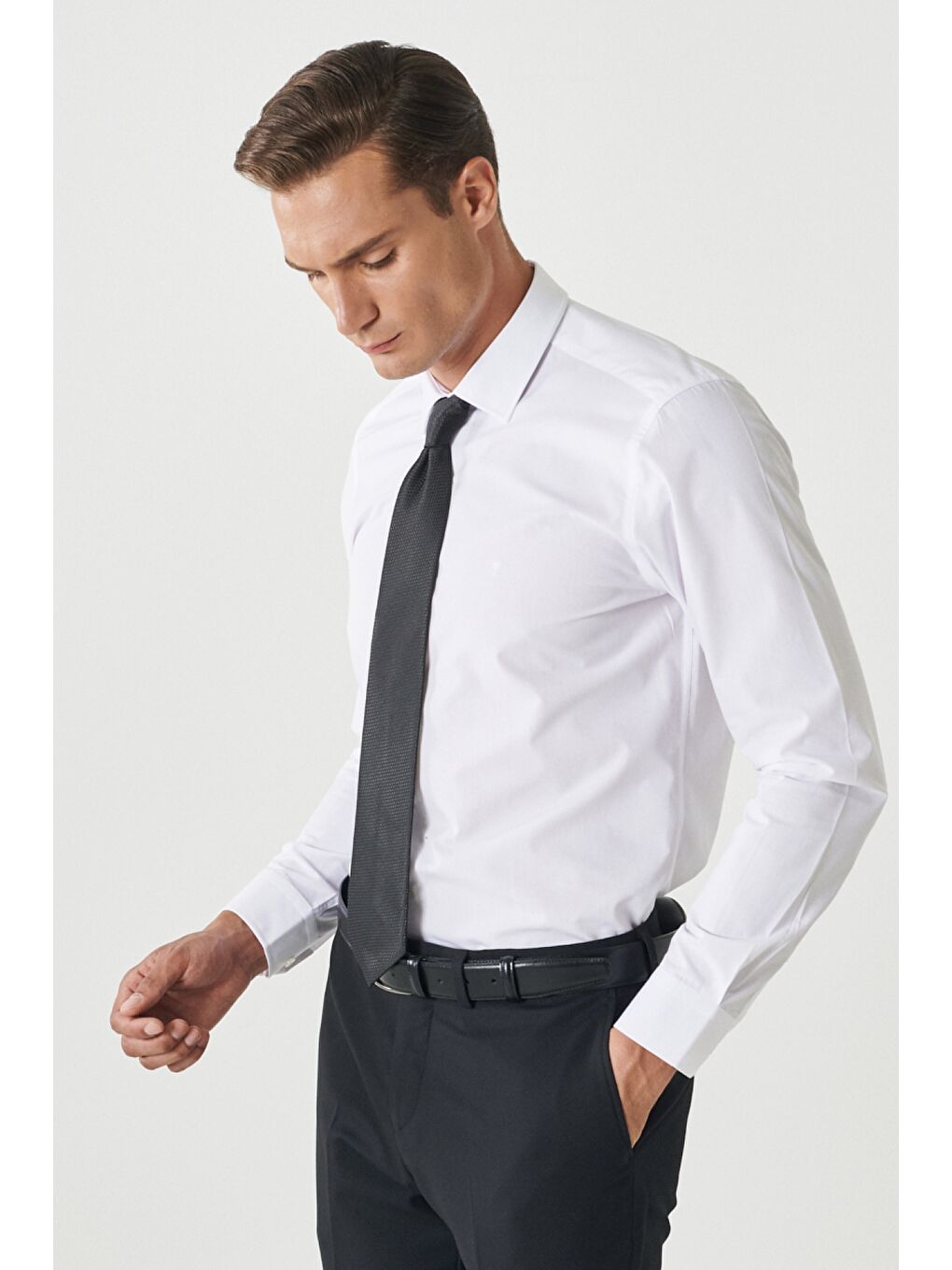 Erkek Beyaz Kolay Ütülenebilir Slim Fit Dar Kesim Klasik Yaka Gömlek-3