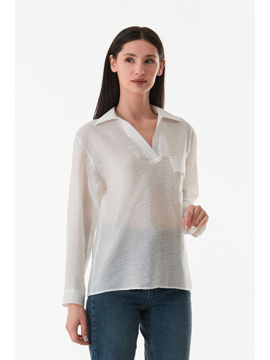 Beyaz Basic V Yaka Tek Cepli Gömlek-2