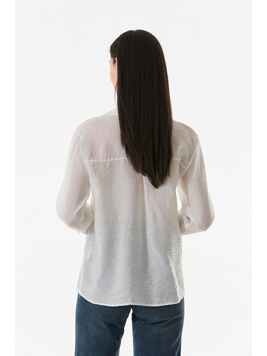 Beyaz Basic V Yaka Tek Cepli Gömlek-4