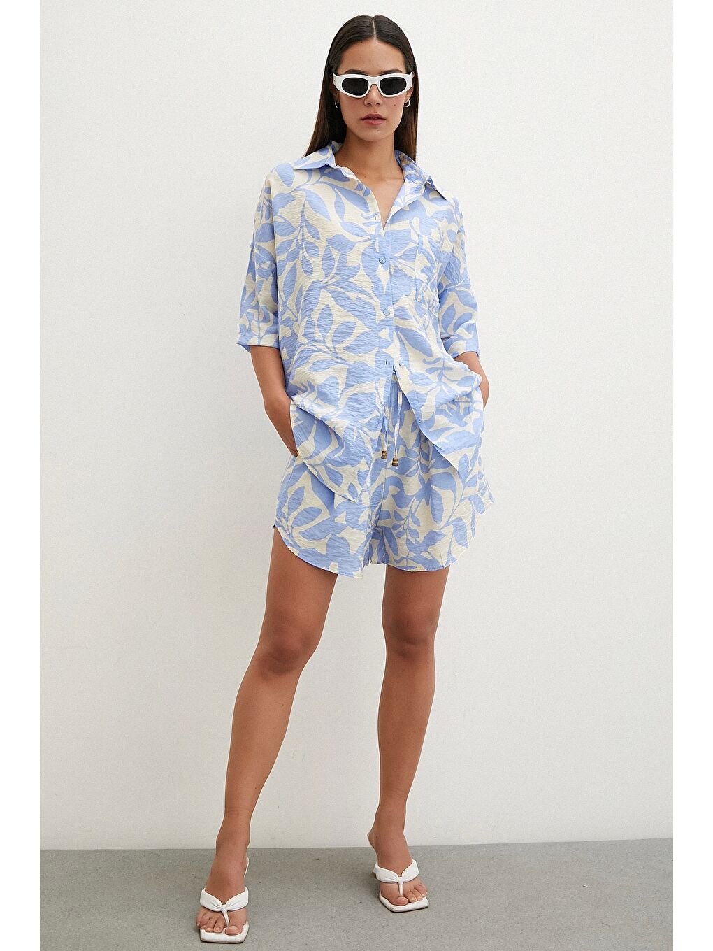 Yaprak Desenli Şortlu Takım Mavi