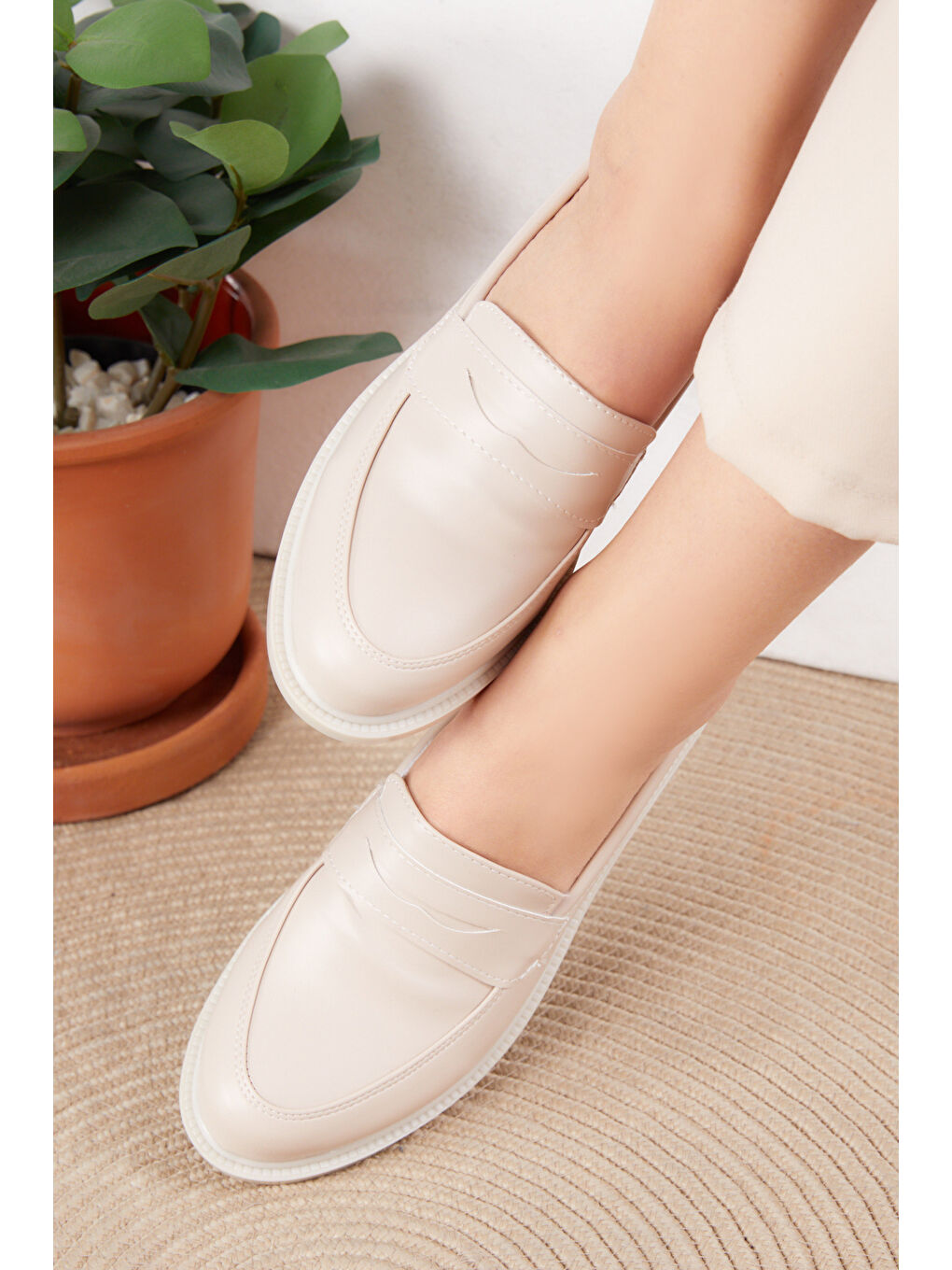 Kadın Bej Rugan Ayakkabı - 26366-1