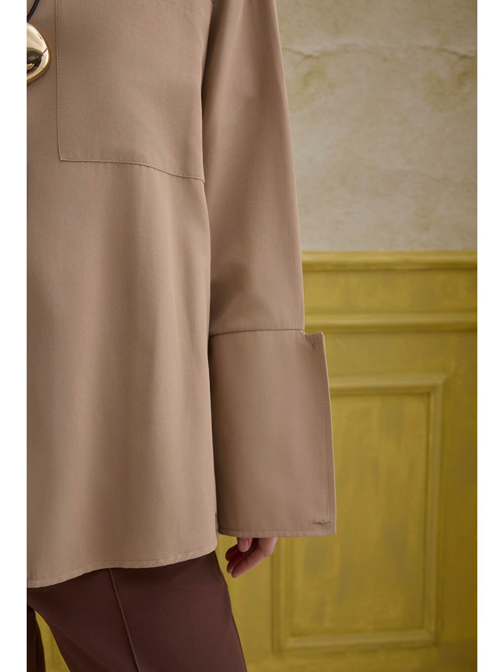 Kahverengi Manşet Detaylı Gömlek Latte-4