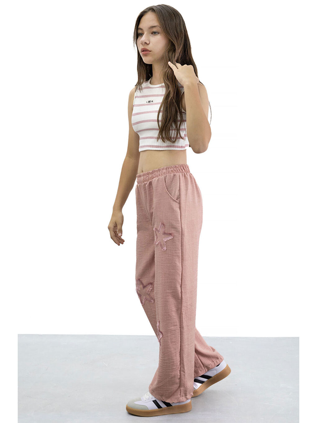 Pembe Somon Yıldız Nakışlı Geniş Paça Rahat Kumaş Kız Çocuk Pantolon 21185-3