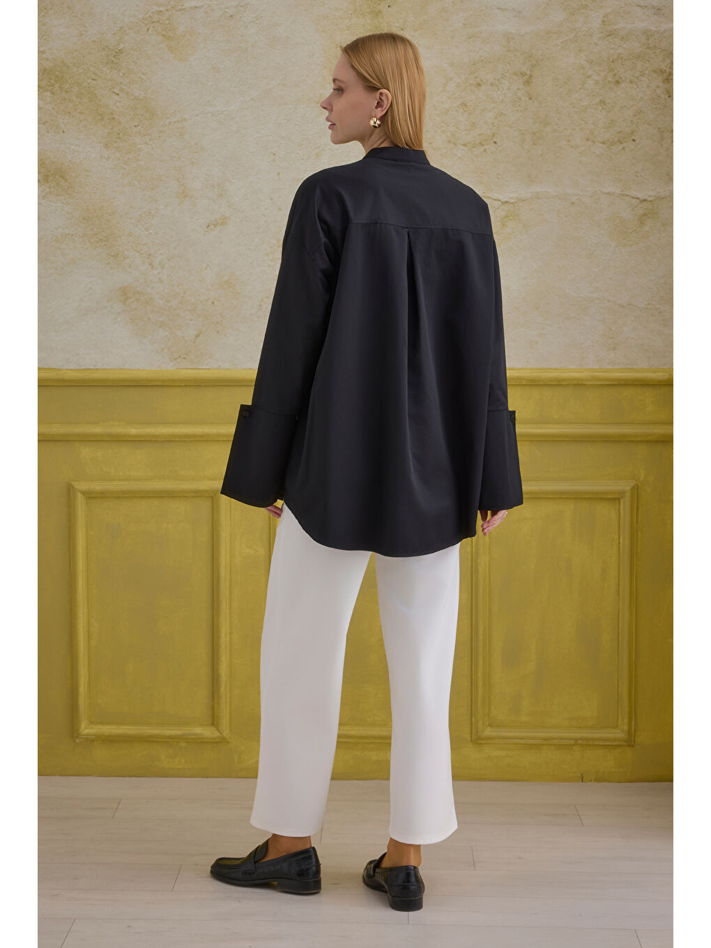 Manşet Detaylı Gömlek Siyah-3