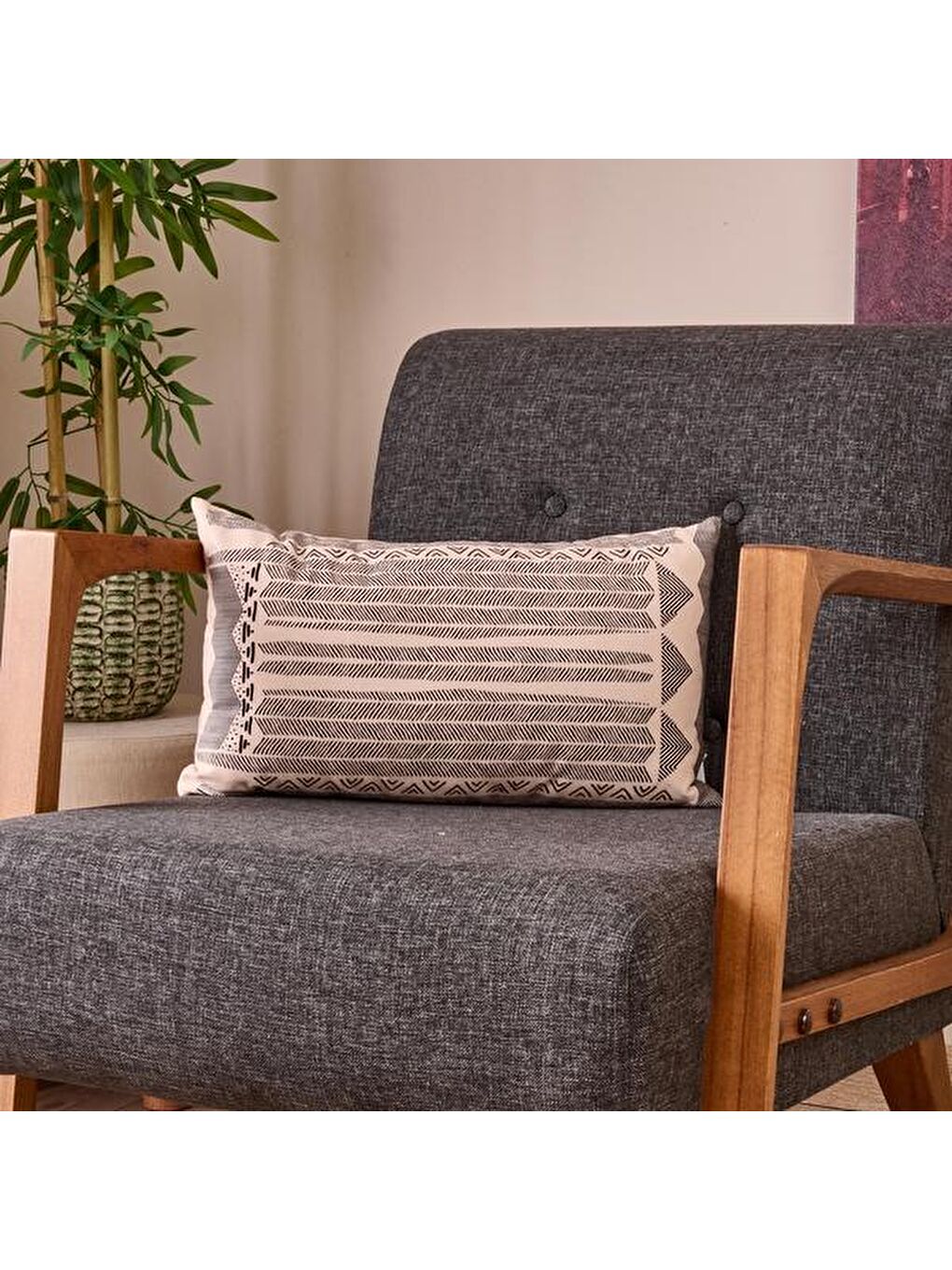 Ekru Soft Geometrik Çizgisel Desenli Kırlent - Bej - 30x50 cm