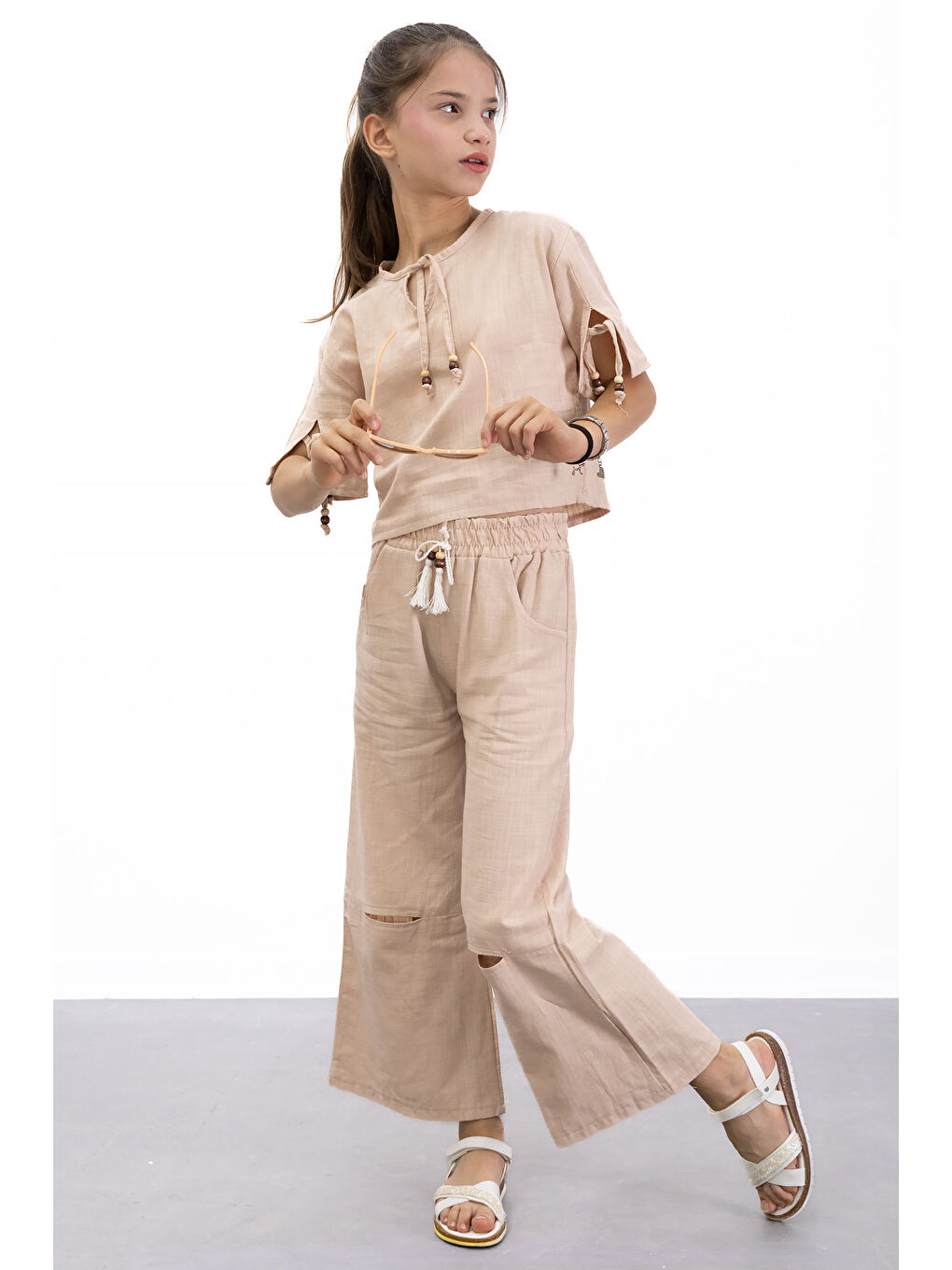 Bej Boyundan Bağlamalı Tişörtlü Kız Çocuk Pantolonlu 2li Takım 21187-3
