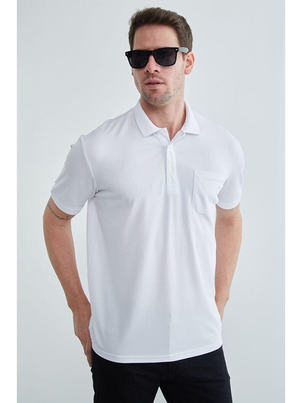 Beyaz Tek Cepli Polo Yaka Tişört-3