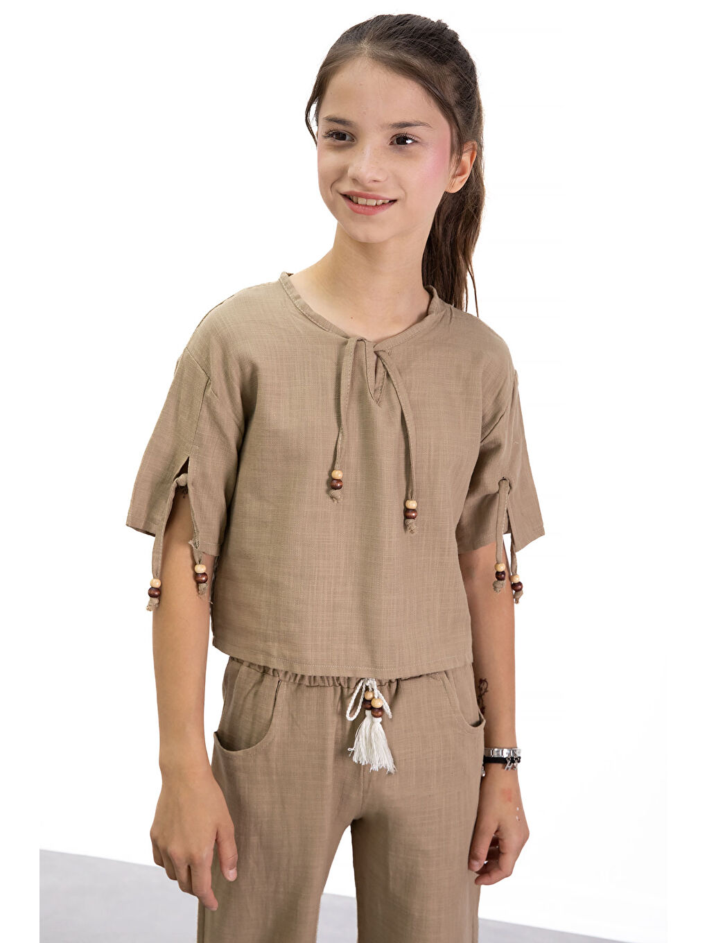 Kahverengi Kahve Boyundan Bağlamalı Tişörtlü Kız Çocuk Pantolonlu 2li Takım 21188-1