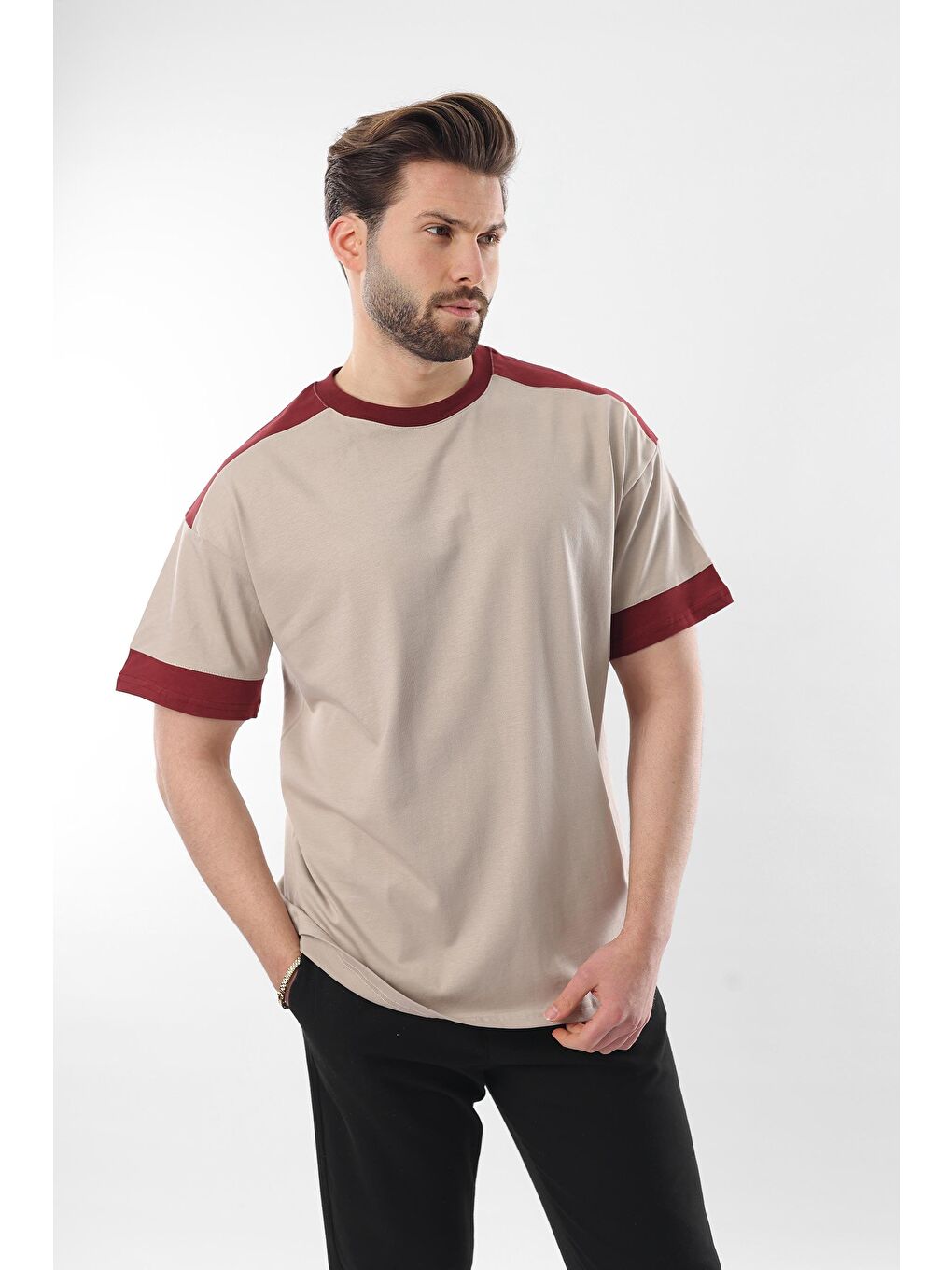 Bej Omzu Şerit Detaylı Erkek Tişört E7125-1