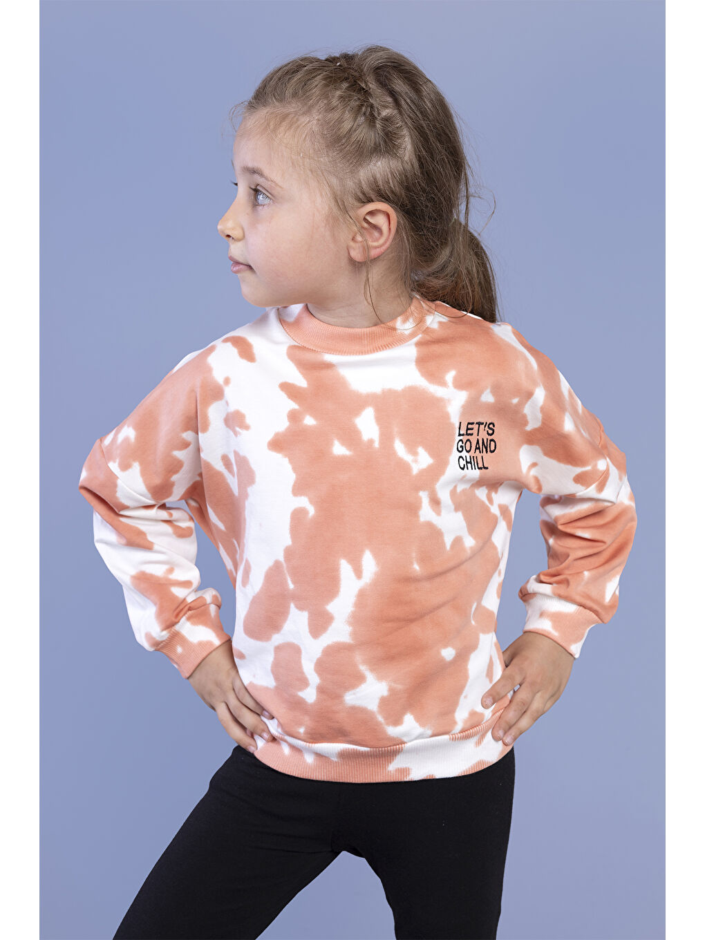 Kahverengi Kız Çocuk Nakışlı Batik Desenli Sweatshirt