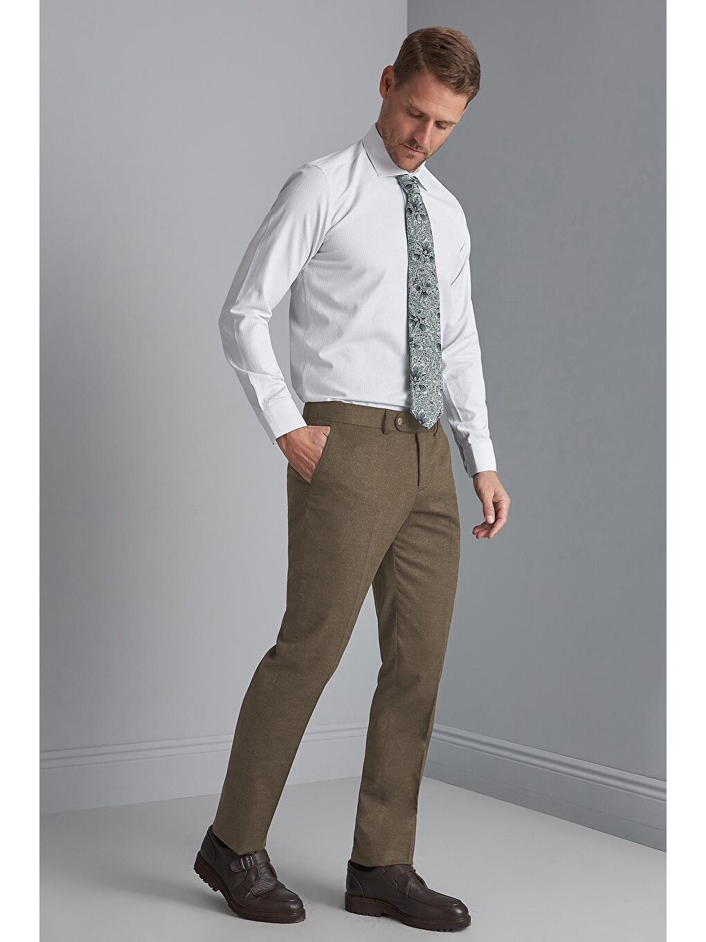 Bej Rahat Kalıp Normal Bel Düz Pantolon-1