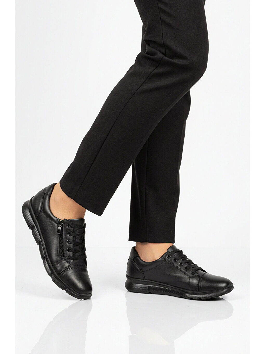 Siyah Hakiki Deri Anatomik Kadın Casual Ayakkabı 635 Z