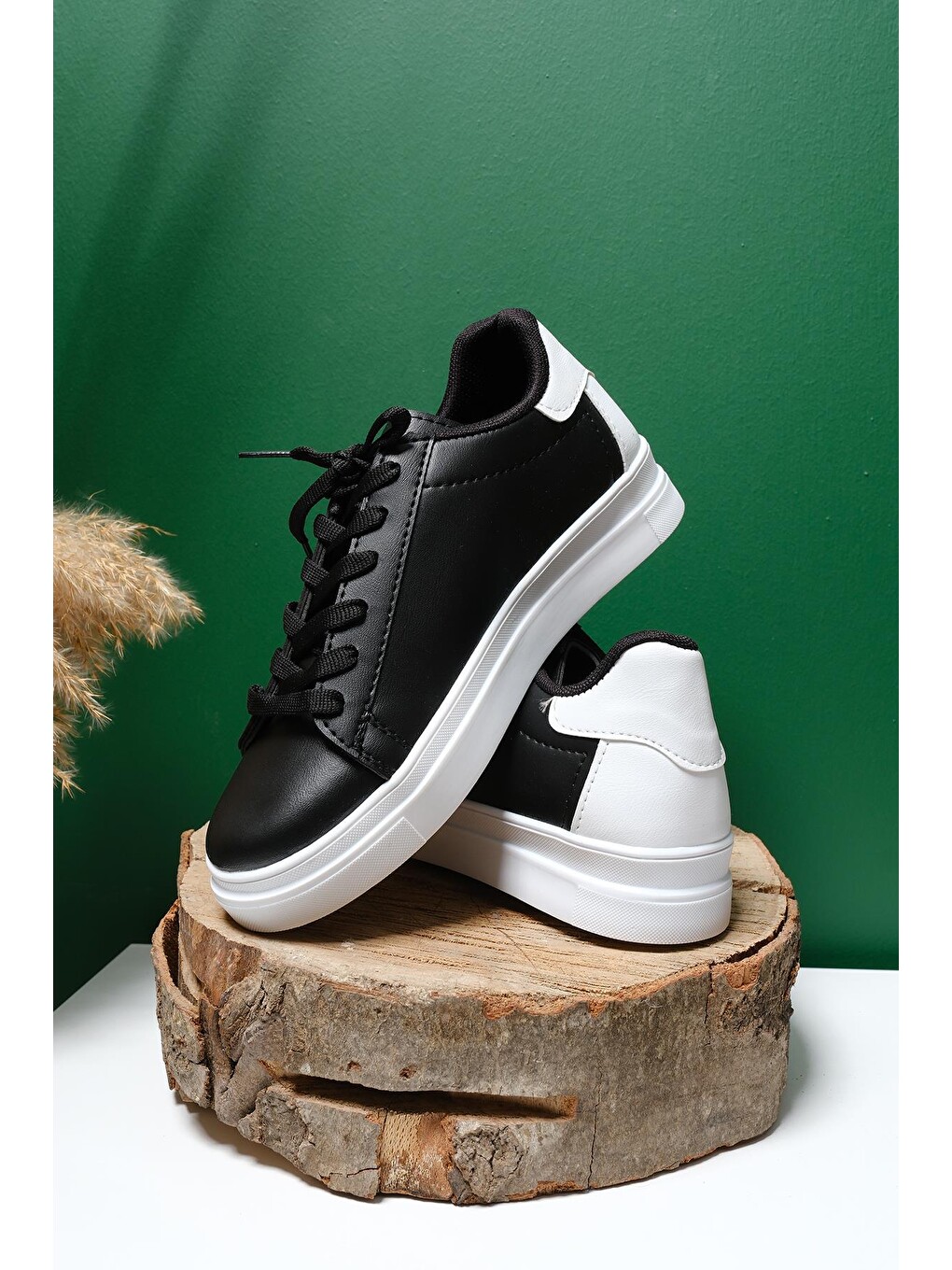 Siyah Erda Basic Bağcıklı Kadın Sneaker