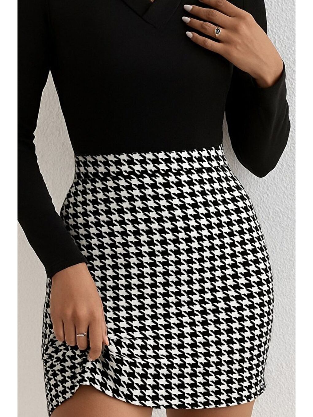 Siyah Kadın Uzun Kollu V Yakalı Kaz Ayağı Desenli şardonlu Dalgıç Elbise-1