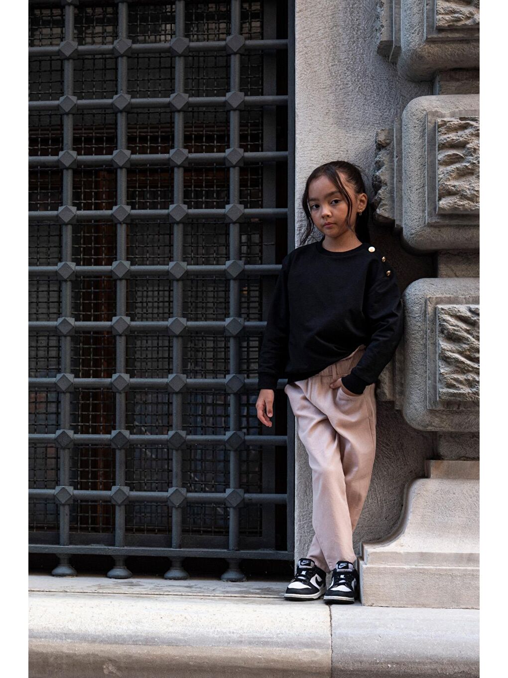 Bej 2'Li Omuz Düğmeli Bel Fırfırlı Taş Gabardin Pantolon Takım-1