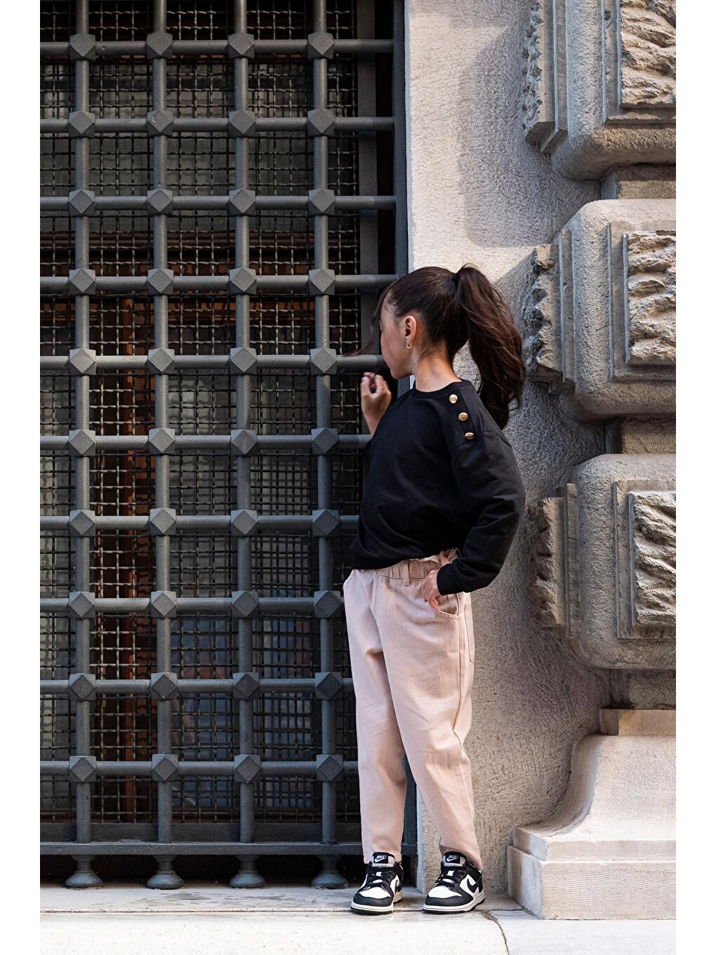 Bej 2'Li Omuz Düğmeli Bel Fırfırlı Taş Gabardin Pantolon Takım-2