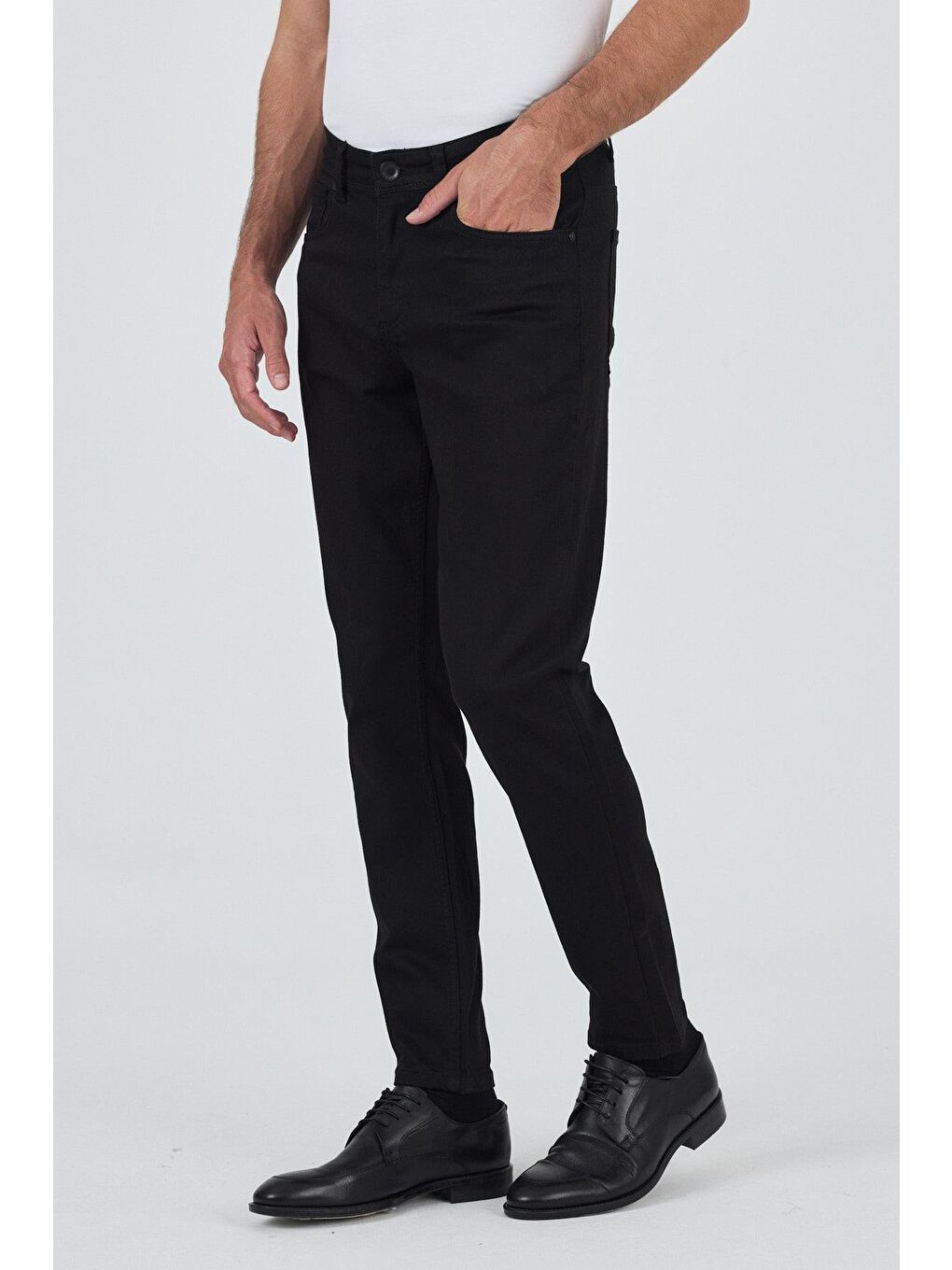 Siyah Gabardin 5 Cep Düz Paça Casual Slim Fit Pamuklu Denim Pantolon-1