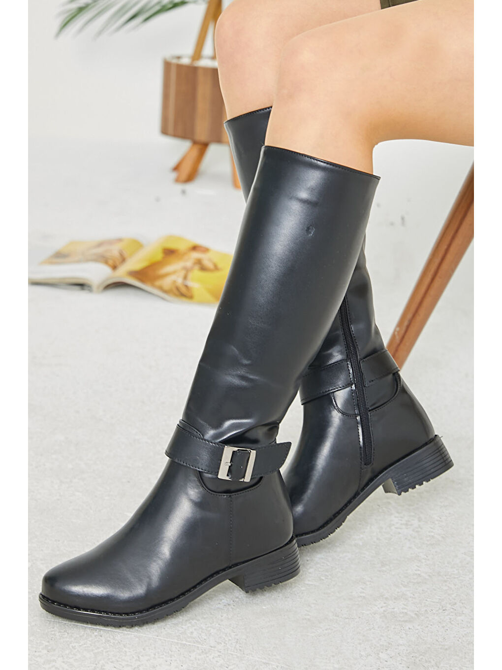 Kadın Siyah Tokalı Çizme - 26765-2